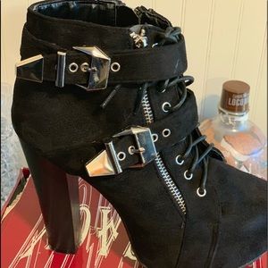 Black heeled boots